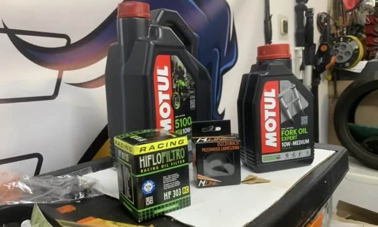 Motul 10W40 4T: 5100 vs 7100. Który olej do Twojego motocykla?