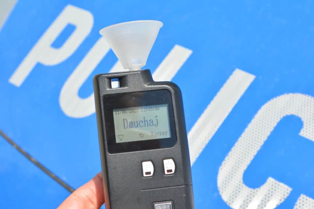 Jak dmuchać w alkomat? Uniknij błędów i uzyskaj pewny wynik