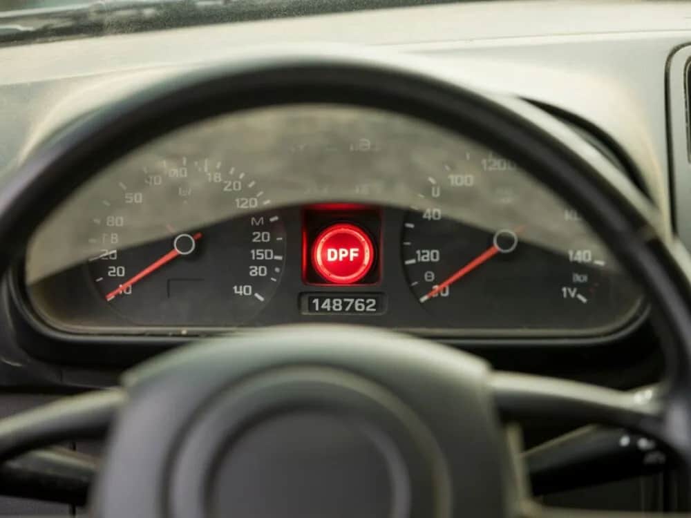 Ile trwa wypalanie DPF? Czas, objawy i jak uniknąć awarii!